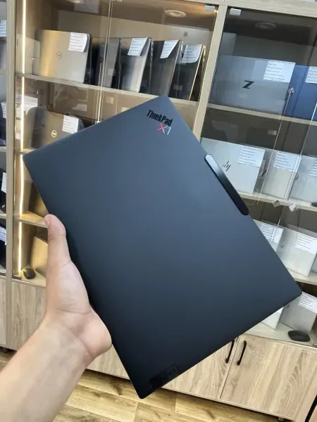 Lenovo Thinkpad X1 Carbon Gen 12 - 1