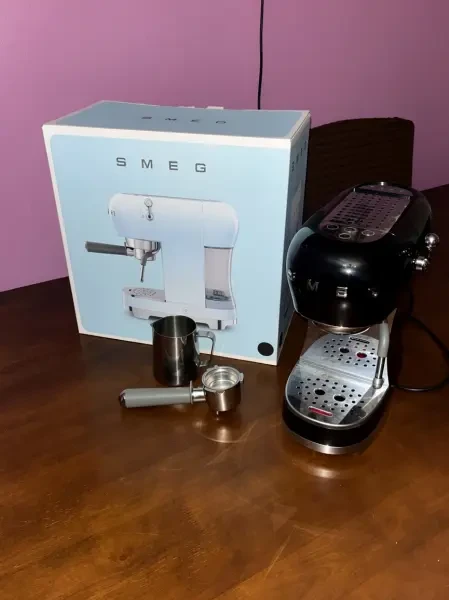 Machine à café SMEG - 1
