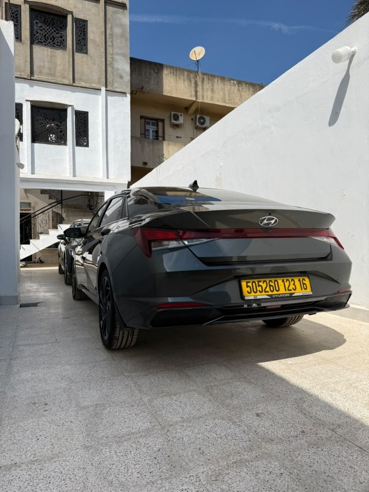 elantra  - 5