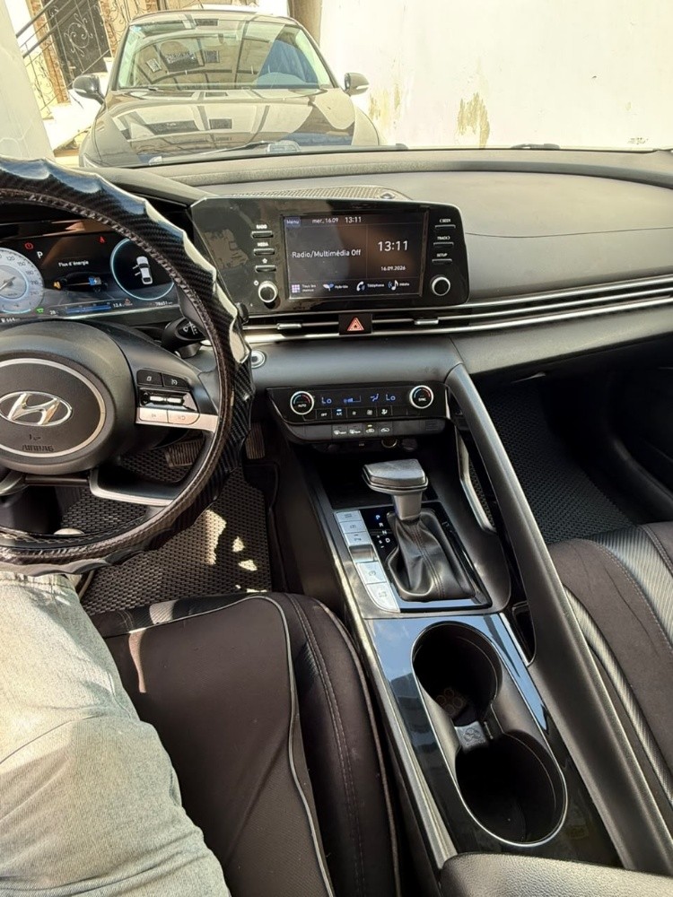 elantra  - 6