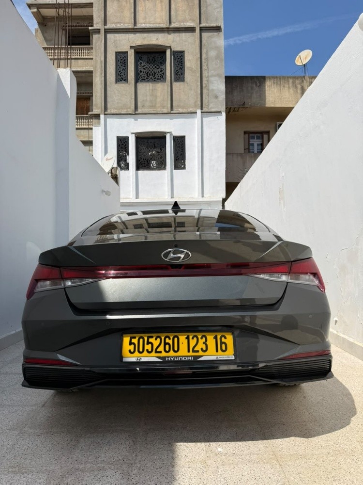 elantra  - 2