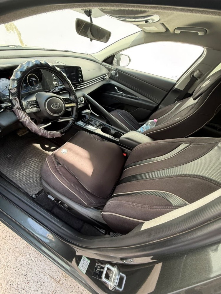 elantra  - 7