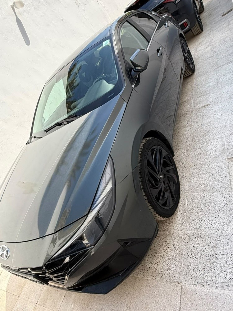 elantra  - 3
