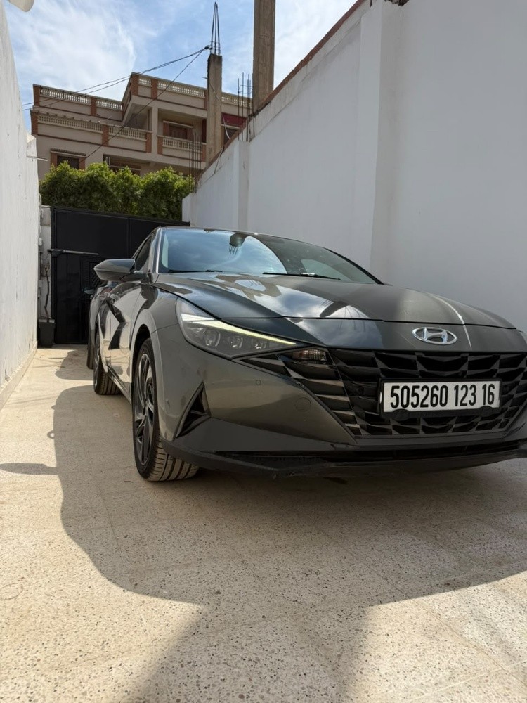 elantra  - 8
