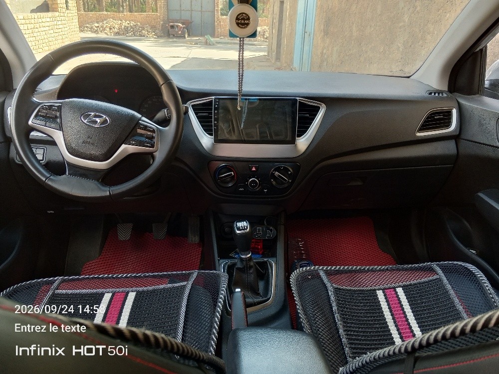 Hyundai accent  - 4