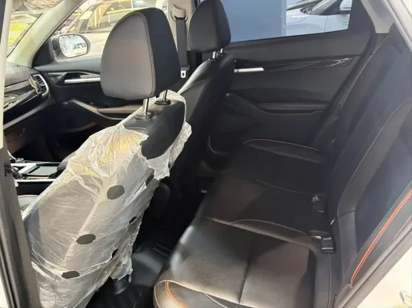 Kia Seltos 2025 Lux Ury - 2
