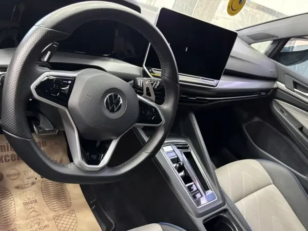 Volkswagen Golf 8 2025 R - 4