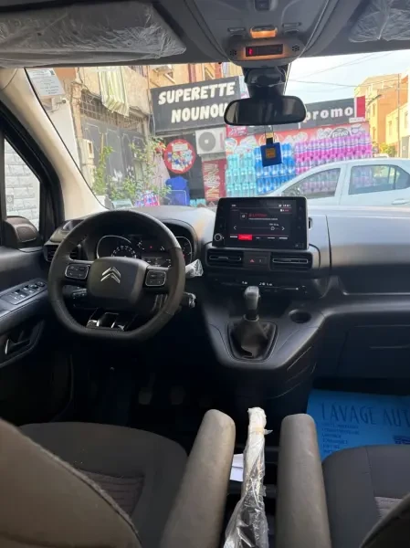 Citroen Berlingo 2024 XTR - 3