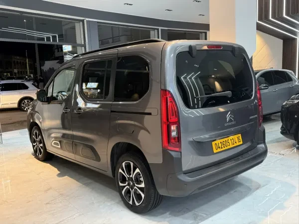 Citroen Berlingo 2024 Gros souri - 1