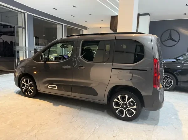 Citroen Berlingo 2024 Gros souri - 3