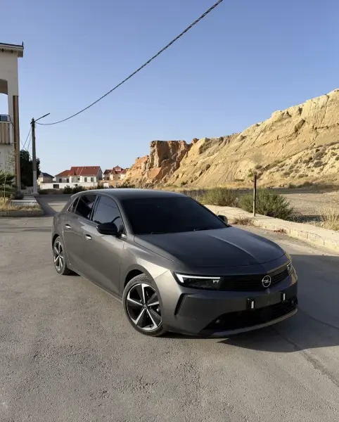 Opel Astra 2023 Elegance - 1