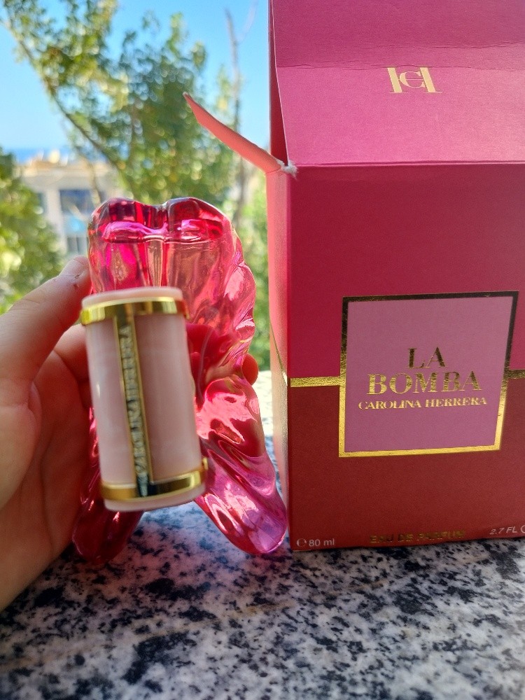 عطر نسائي - 2