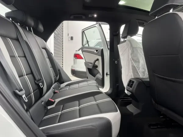 Volkswagen T-Roc 2025 R-Line - 2