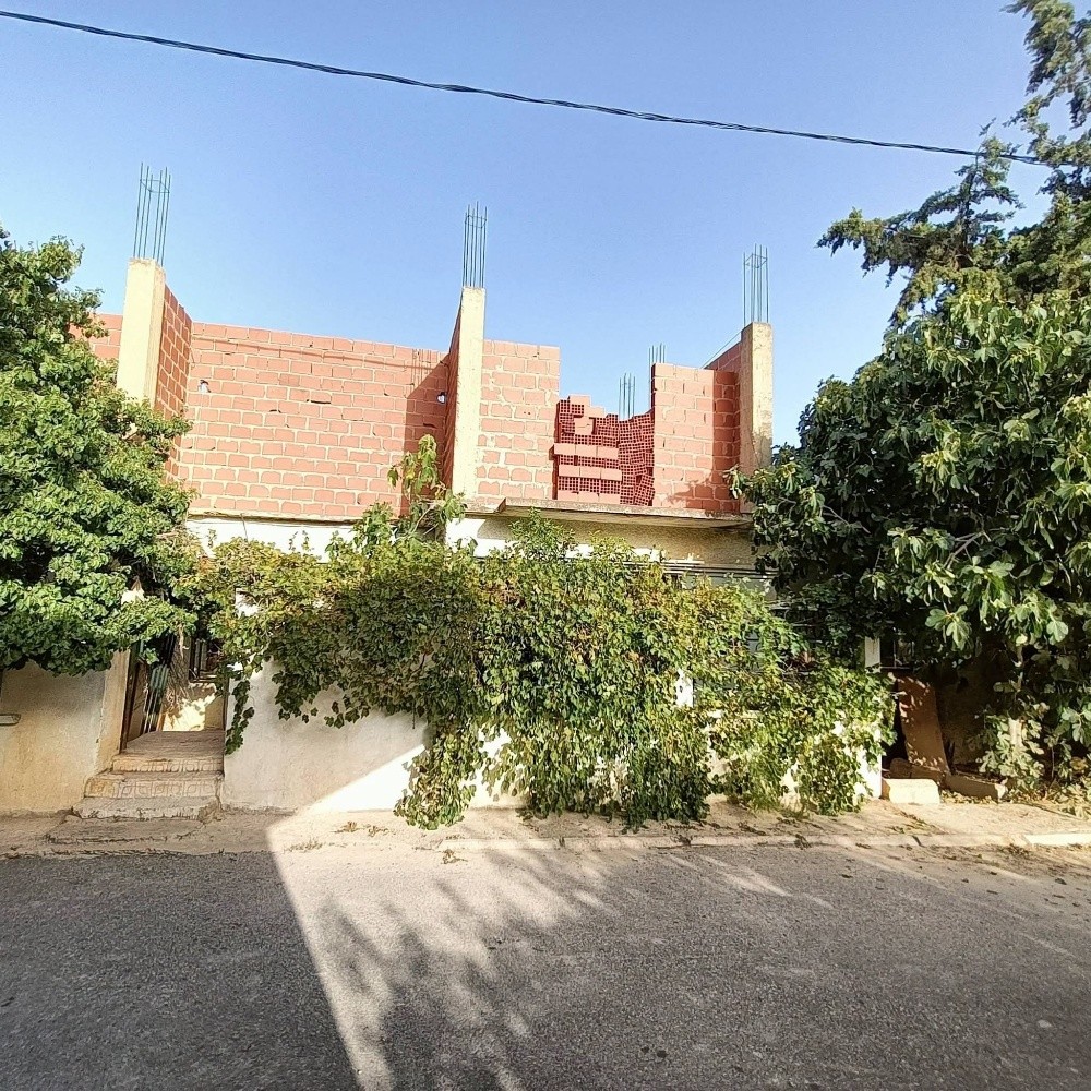 عقار صالح للسكن والاستثمار - 14