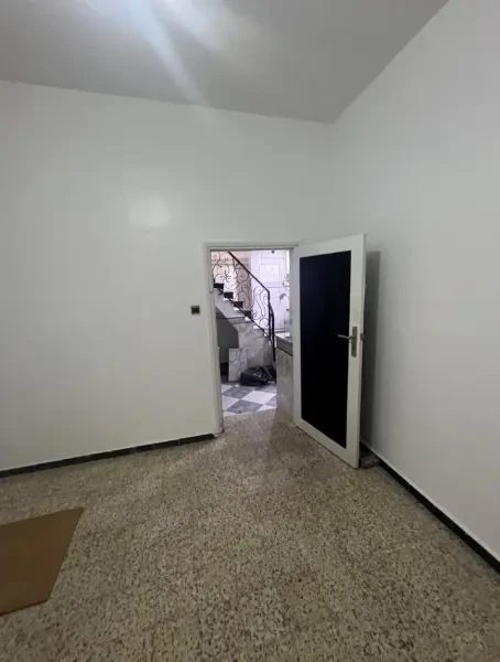 كراء شقة طابق فيلا 3 غرف - 1