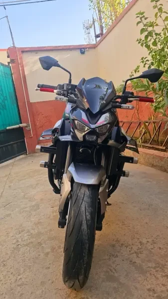 Kawasaki Z900 2025 - 1