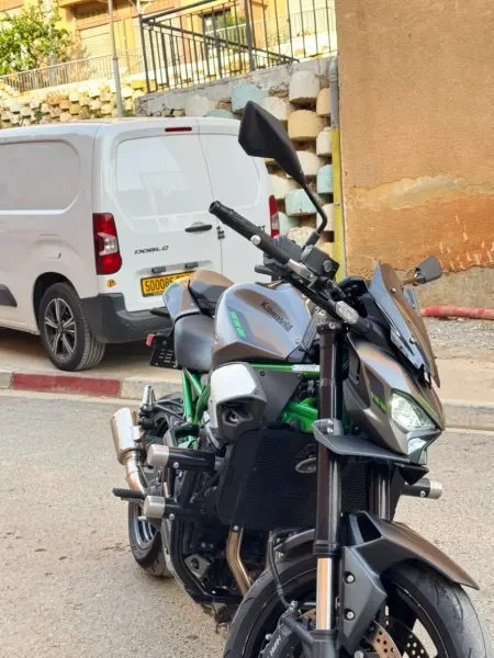 Kawasaki Z900 - 1