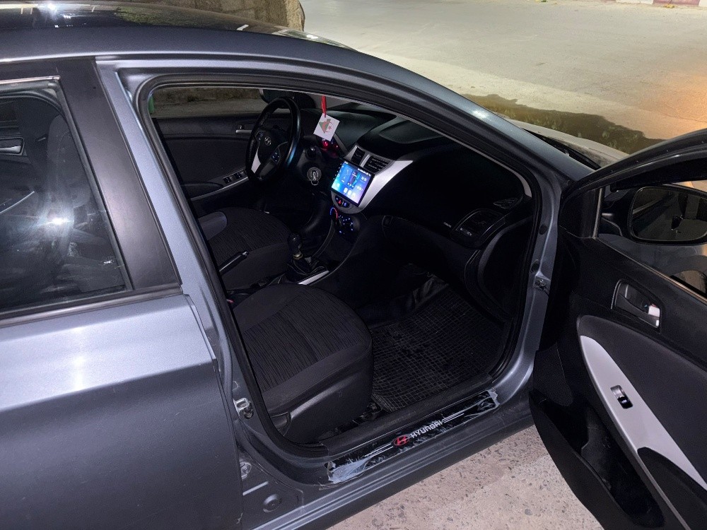 accent rb 2018 - 10