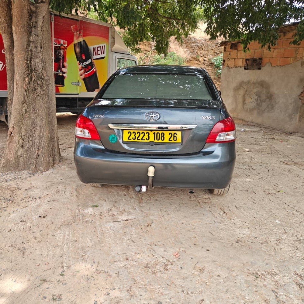 Yaris sedan - 4