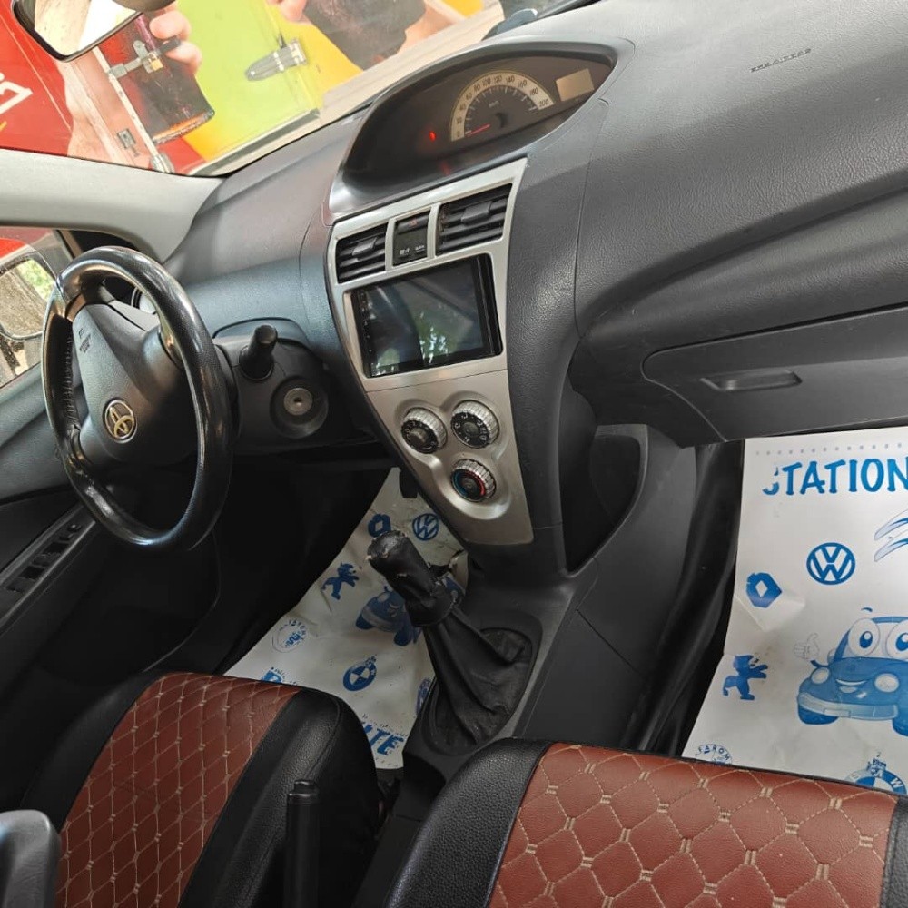 Yaris sedan - 3