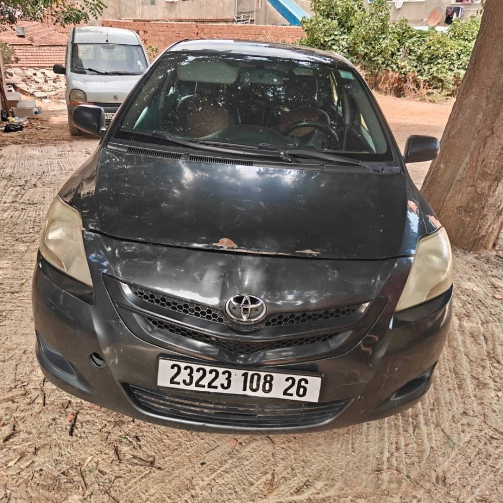Yaris sedan - 2