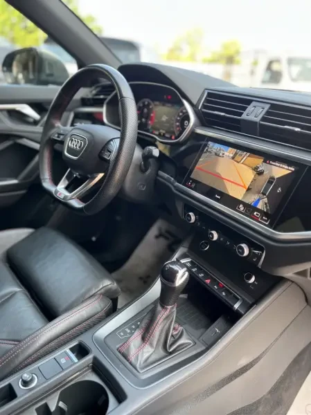 Audi Q3 2024 Sline - 2