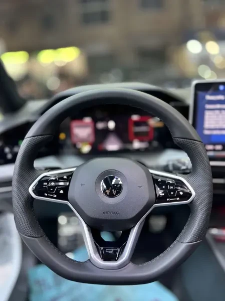 Volkswagen Golf 8 2025 R- Line - 2