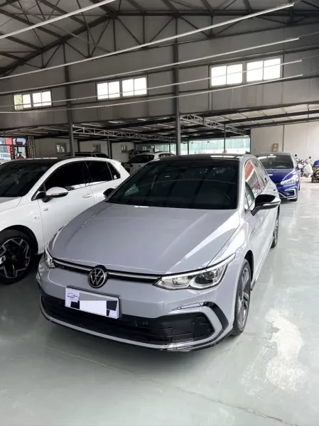 Volkswagen Golf 8 2025 R-Line 50t - 2