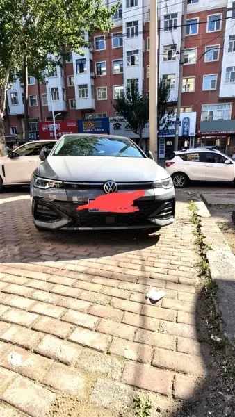 Volkswagen Golf 8 2025 R- Line - 4