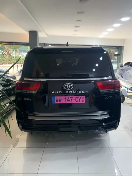 Toyota Land Cruiser 2026 VXR - 1