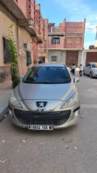 Peugeot 308 2008 - 3