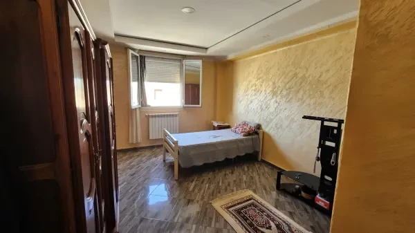 بيع شقة 4 غرف - 1