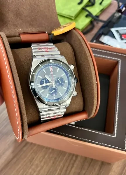 BREITLING Super Chronomat B01 44 - 1