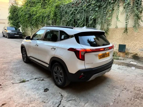 Kia Seltos 2025 Luxury - 2