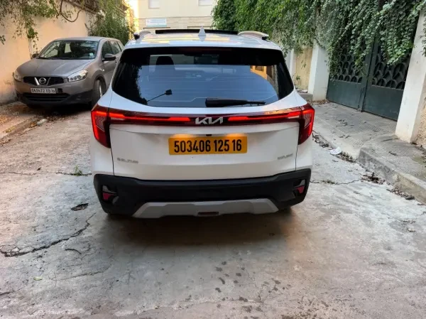 Kia Seltos 2025 Luxury - 1