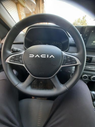 une voiture dacia stepway tce