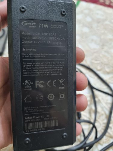 chargeur trotinette électrique