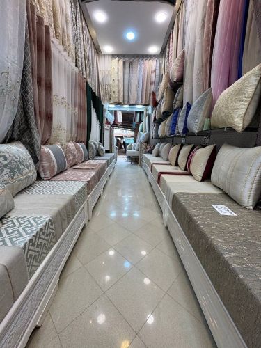 محل للبيع