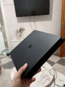 Playstation 4 Slim