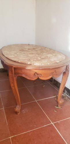 طاولة ضيوف