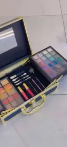 Malette coffret maquillage marion