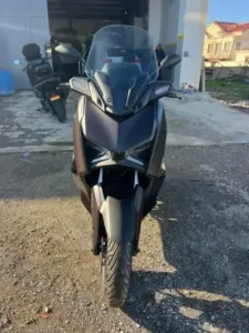 Yamaha Xmax 300