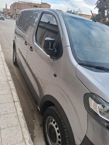 سيارة فيات جديدة