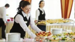 Serveurse Petit-déjeuner & Salles