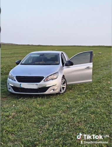  سيارة بيجو 308