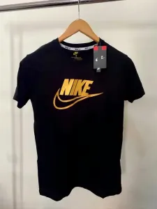 T-shirt nike