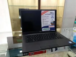 PC Laptop Dell Latitude 7300