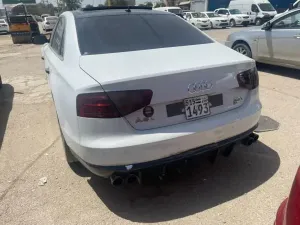 اودي ايه8 للبيع في دمشق
