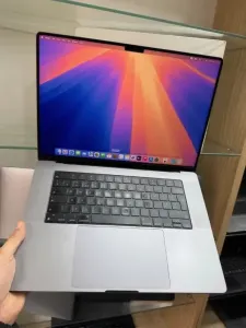 MacBook pro M1 Pro 2021 16puce 16