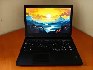 Dell Latitude 5590 | i7 8th | 8GB
